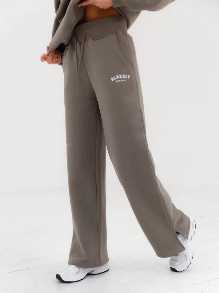 Blakely Clothing Trending*Varsity Wide Leg Sweatpants