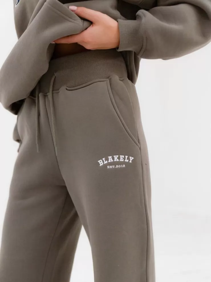 Blakely Clothing Trending*Varsity Wide Leg Sweatpants